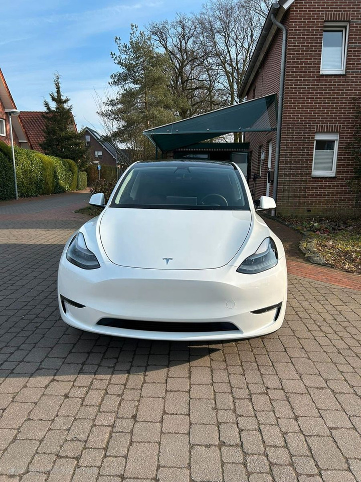 Tesla Model Y Hinterradantrieb RWD - Sedan: afbeelding 2 Tesla Model Y Hinterradantrieb RWD - Sedan: afbeelding 2