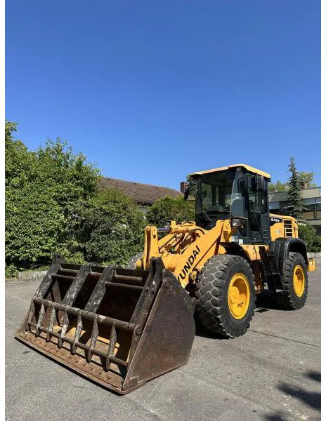 Hyundai HL730-9A 4X4 Radlader Mulch-/Klappschaufel KLIMA A HL730-9A 4X4 Radlader Mulch-/Klappschaufel KLIMA A/C - Wiellader: afbeelding 2 Hyundai HL730-9A 4X4 Radlader Mulch-/Klappschaufel KLIMA A HL730-9A 4X4 Radlader Mulch-/Klappschaufel KLIMA A/C - Wiellader: afbeelding 2