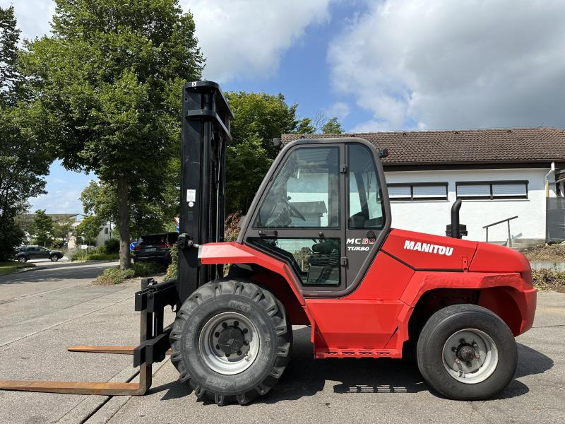Manitou MC 50 Turbo 5 to Geländestapler Seitenschieb Kabine - Heftruck: afbeelding 1 Manitou MC 50 Turbo 5 to Geländestapler Seitenschieb Kabine - Heftruck: afbeelding 1