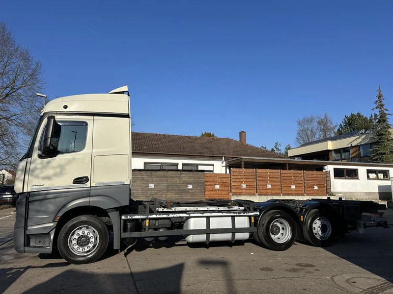 Mercedes-Benz Actros 2542 LL BDF Standard 6x2 LBW - Containertransporter/ Wissellaadbak vrachtwagen: afbeelding 2 Mercedes-Benz Actros 2542 LL BDF Standard 6x2 LBW - Containertransporter/ Wissellaadbak vrachtwagen: afbeelding 2