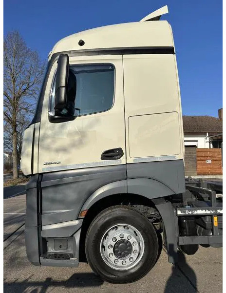 Mercedes-Benz Actros 2542 LL BDF Standard 6x2 LBW - Containertransporter/ Wissellaadbak vrachtwagen: afbeelding 3 Mercedes-Benz Actros 2542 LL BDF Standard 6x2 LBW - Containertransporter/ Wissellaadbak vrachtwagen: afbeelding 3