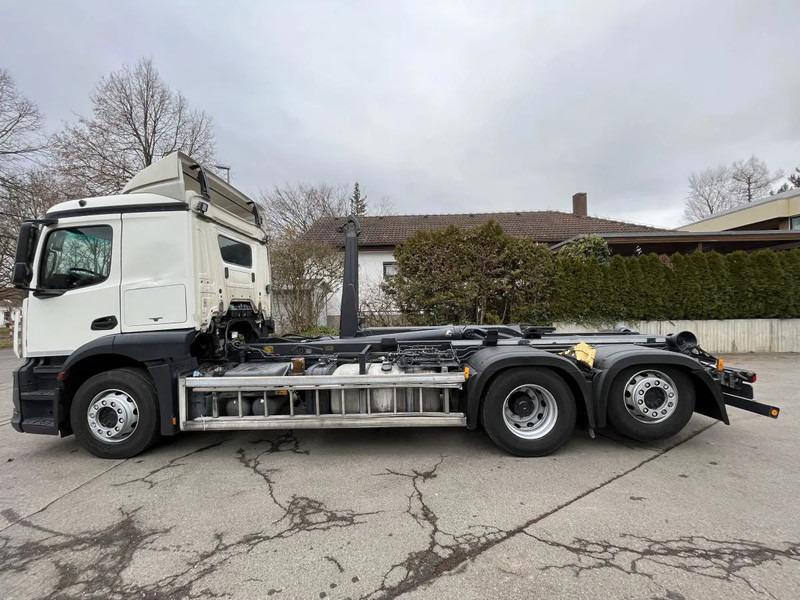 Mercedes-Benz Actros 2543 BL 6x2 Abroller - Haakarmsysteem vrachtwagen: afbeelding 2 Mercedes-Benz Actros 2543 BL 6x2 Abroller - Haakarmsysteem vrachtwagen: afbeelding 2