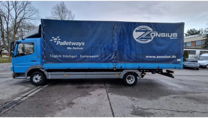 Mercedes-Benz blatt 7m Pritsche E5 Klima Schalter - Schuifzeilen bestelwagen: afbeelding 1 Mercedes-Benz blatt 7m Pritsche E5 Klima Schalter - Schuifzeilen bestelwagen: afbeelding 1