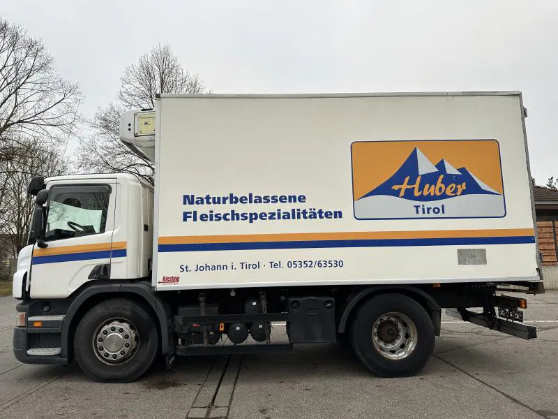 Scania P230 Fleisch Rohrbahnen - Koelwagen vrachtwagen: afbeelding 2 Scania P230 Fleisch Rohrbahnen - Koelwagen vrachtwagen: afbeelding 2