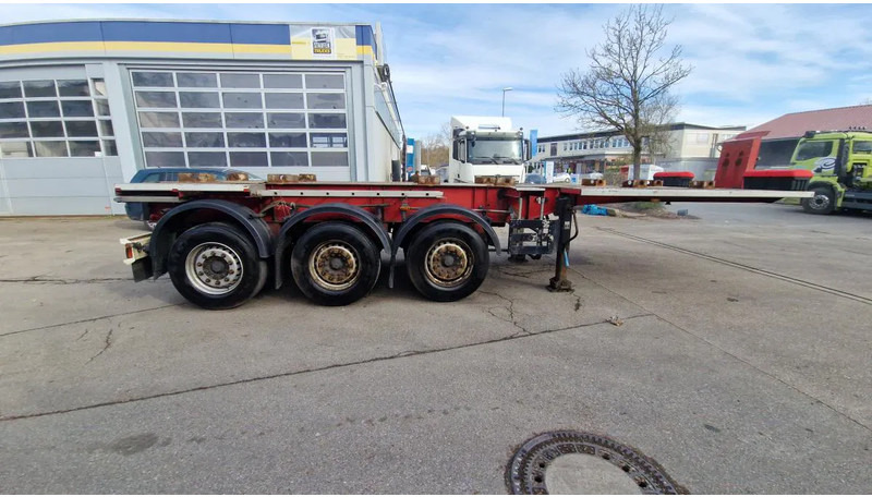 Schwarzmüller kurzes 3- Achs Chassis ADR für Chemie Spezialbehäl kurzes 3- Achs Chassis ADR für Chemie Spezialbehälter - Containertransporter/ Wissellaadbak oplegger: afbeelding 3 Schwarzmüller kurzes 3- Achs Chassis ADR für Chemie Spezialbehäl kurzes 3- Achs Chassis ADR für Chemie Spezialbehälter - Containertransporter/ Wissellaadbak oplegger: afbeelding 3