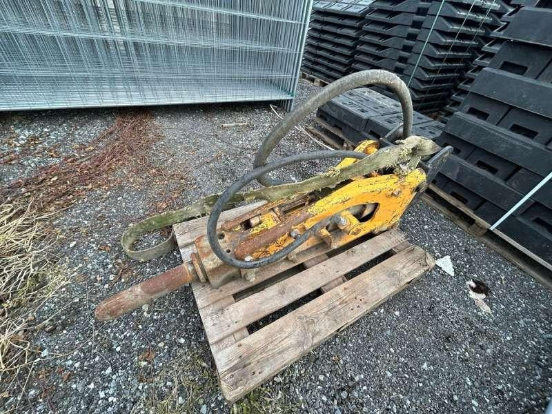 MONTABERT PELLE 8 TONNES / TRACTOPELLE - Hydraulische hamer: afbeelding 2 MONTABERT PELLE 8 TONNES / TRACTOPELLE - Hydraulische hamer: afbeelding 2