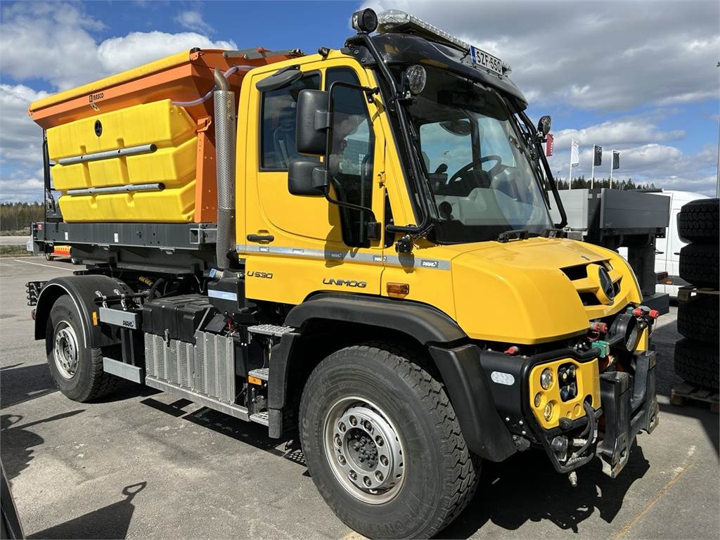 Gemeentelijke machine/ Speciaal Mercedes-Benz UNIMOG U530/3900: afbeelding 20