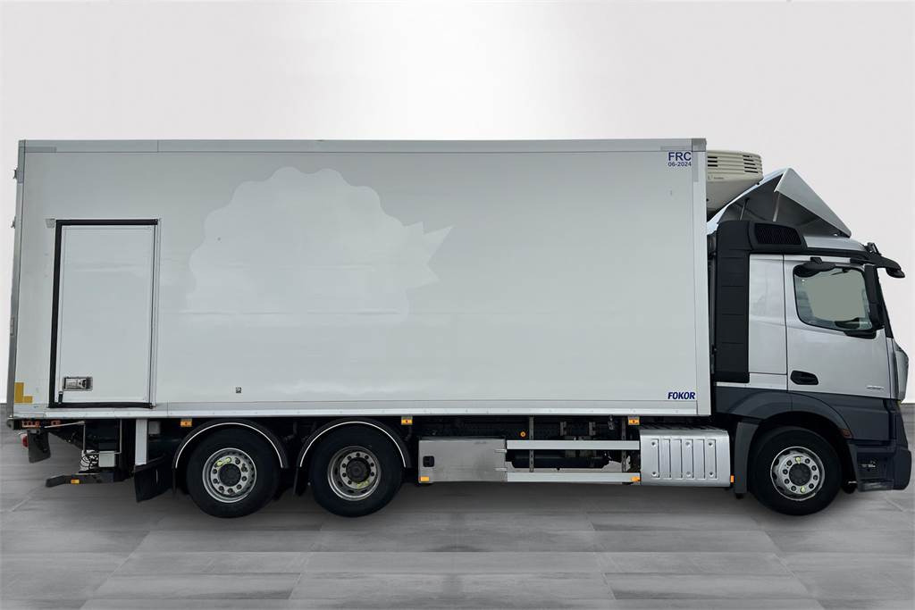 Mercedes-Benz ACTROS 2551 6X2 FRC 06/2027 - Isotherm vrachtwagen: afbeelding 4 Mercedes-Benz ACTROS 2551 6X2 FRC 06/2027 - Isotherm vrachtwagen: afbeelding 4