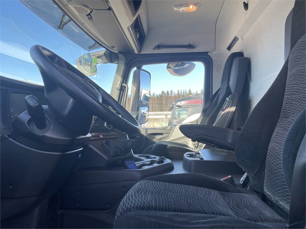Mercedes-Benz Antos 1830L FRC kakslämpökori + PL-Nostin - Isotherm vrachtwagen: afbeelding 5 Mercedes-Benz Antos 1830L FRC kakslämpökori + PL-Nostin - Isotherm vrachtwagen: afbeelding 5