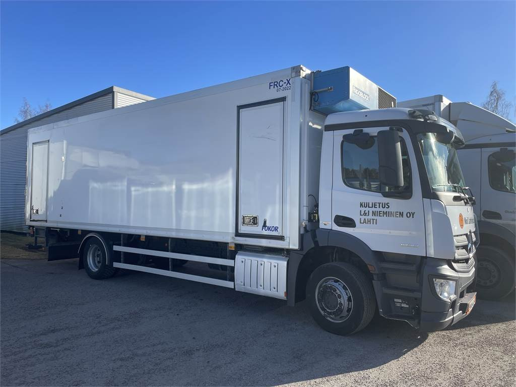 Mercedes-Benz Antos 1830L FRC kakslämpökori + PL-Nostin - Isotherm vrachtwagen: afbeelding 1 Mercedes-Benz Antos 1830L FRC kakslämpökori + PL-Nostin - Isotherm vrachtwagen: afbeelding 1