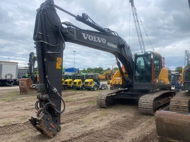 Volvo EC 220 E L MIETE / RENTAL (12001052) - Rupsgraafmachine: afbeelding 1 Volvo EC 220 E L MIETE / RENTAL (12001052) - Rupsgraafmachine: afbeelding 1