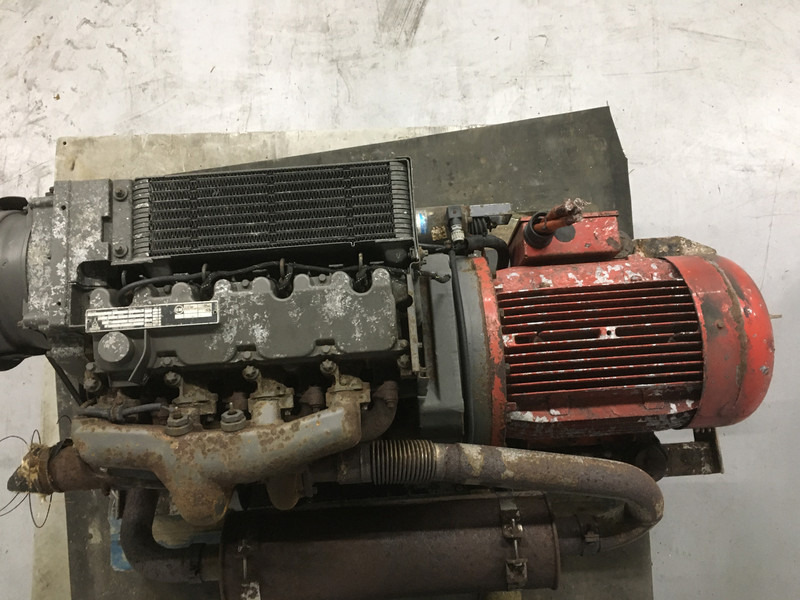 Deutz BF4L1011F FOR PARTS - Bouwmachine: afbeelding 4 Deutz BF4L1011F FOR PARTS - Bouwmachine: afbeelding 4
