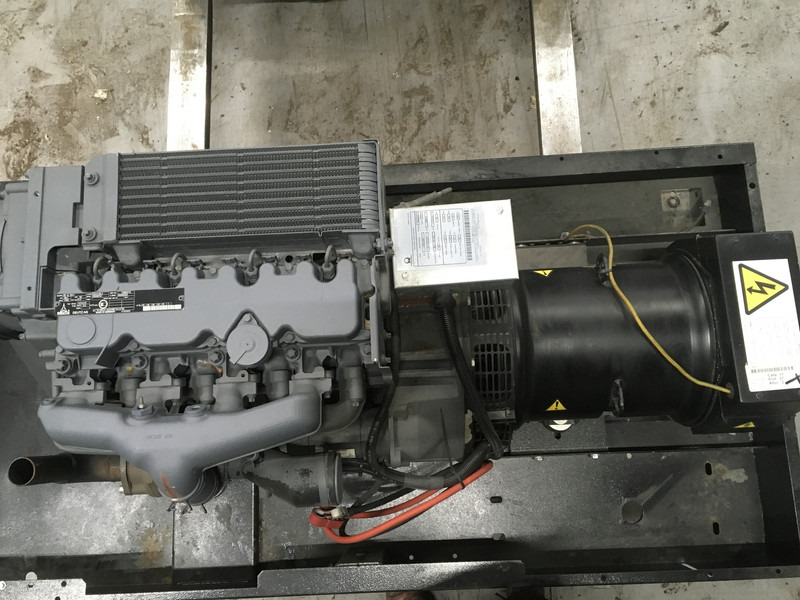 Deutz BF4L2011 GENERATOR 40KVA NEW - Industrie generator: afbeelding 5 Deutz BF4L2011 GENERATOR 40KVA NEW - Industrie generator: afbeelding 5