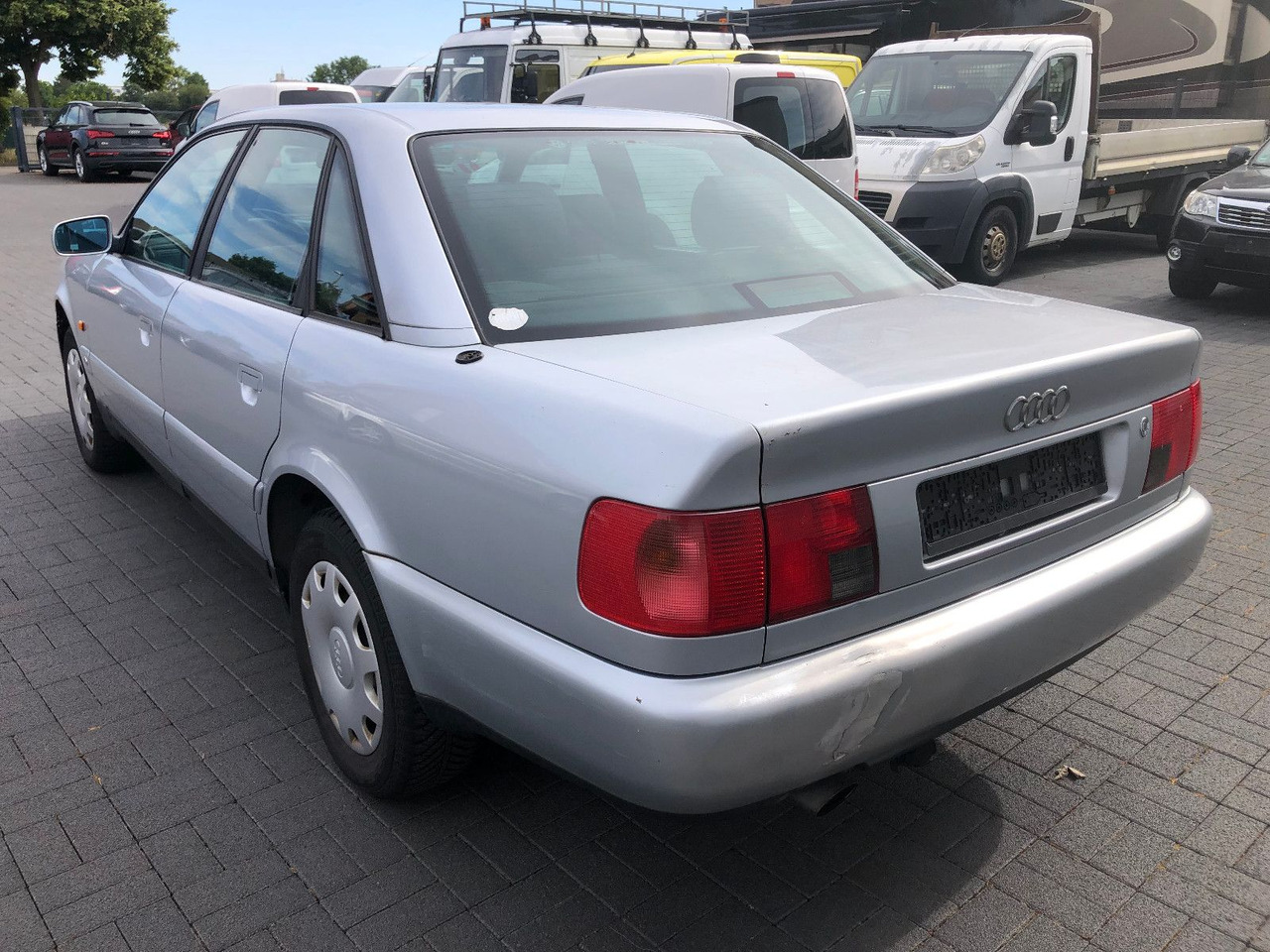 Audi A6 C4 1.8 Auto - Sedan: afbeelding 4 Audi A6 C4 1.8 Auto - Sedan: afbeelding 4