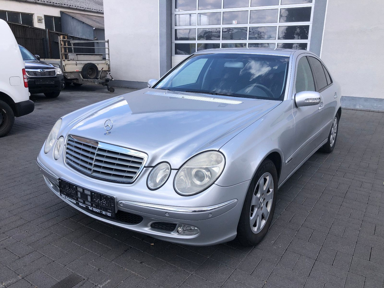 Mercedes-Benz E 240 E -Klasse Lim. Elegance - Sedan: afbeelding 3 Mercedes-Benz E 240 E -Klasse Lim. Elegance - Sedan: afbeelding 3