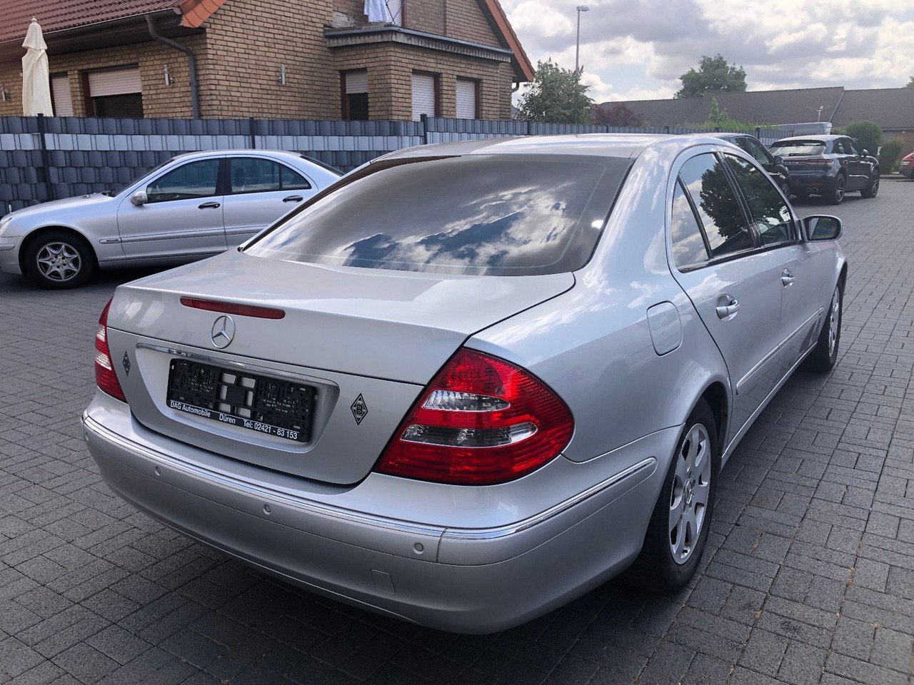 Mercedes-Benz E 240 E -Klasse Lim. Elegance - Sedan: afbeelding 2 Mercedes-Benz E 240 E -Klasse Lim. Elegance - Sedan: afbeelding 2