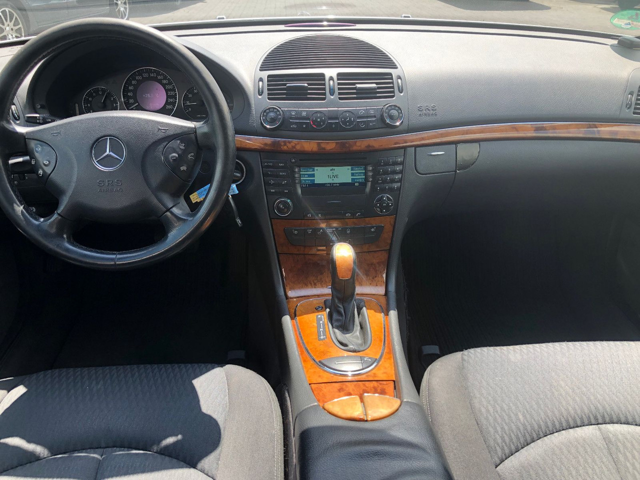 Sedan Mercedes-Benz E 240 E -Klasse Lim. Elegance: afbeelding 22