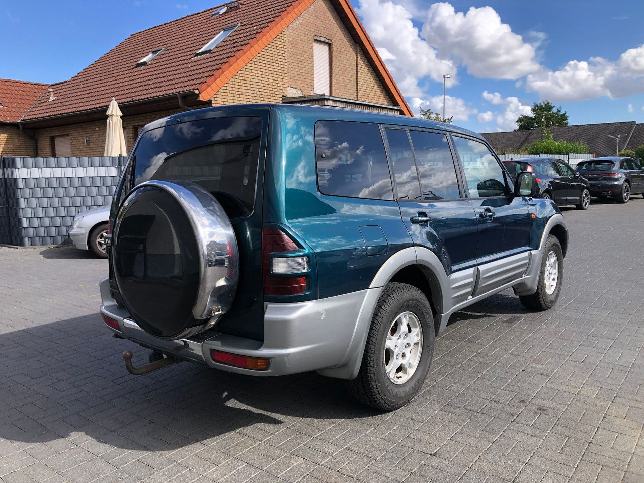 Mitsubishi Pajero 3,2 DI-D Elegance 7-Sitzer - SUV: afbeelding 2 Mitsubishi Pajero 3,2 DI-D Elegance 7-Sitzer - SUV: afbeelding 2