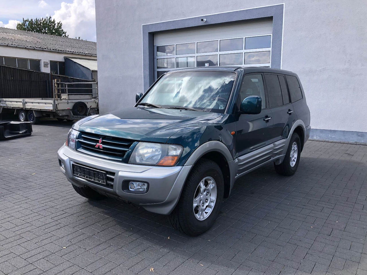 Mitsubishi Pajero 3,2 DI-D Elegance 7-Sitzer - SUV: afbeelding 1 Mitsubishi Pajero 3,2 DI-D Elegance 7-Sitzer - SUV: afbeelding 1