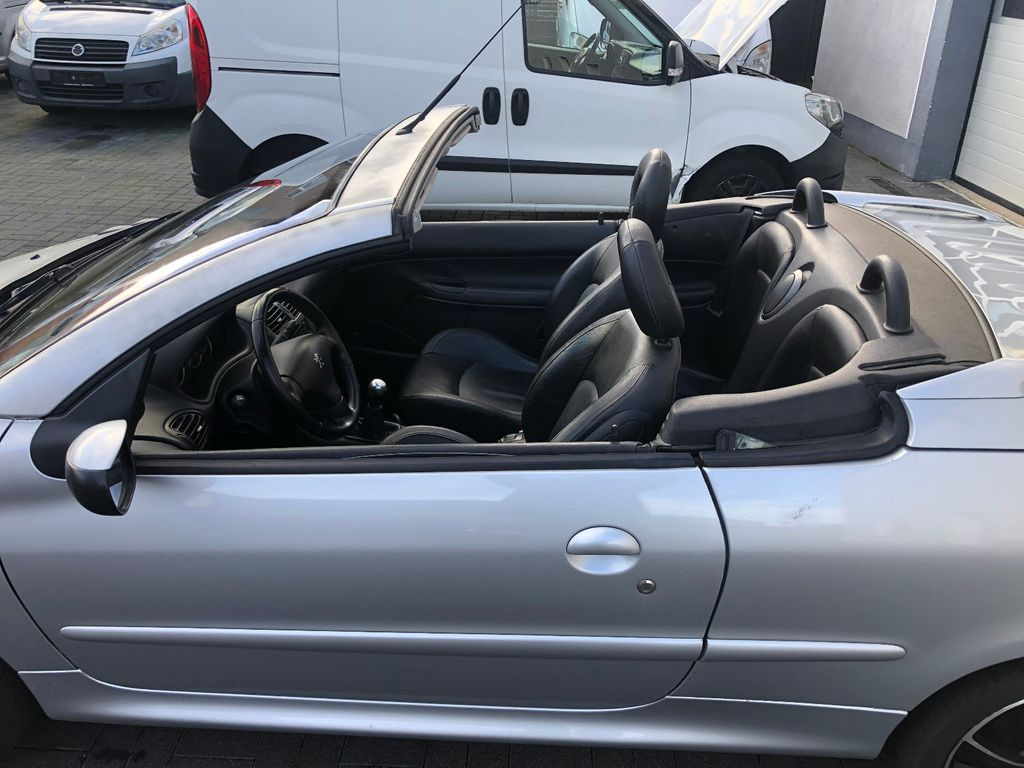 Peugeot 206 Cabriolet CC Platinum - Personenwagen: afbeelding 2 Peugeot 206 Cabriolet CC Platinum - Personenwagen: afbeelding 2