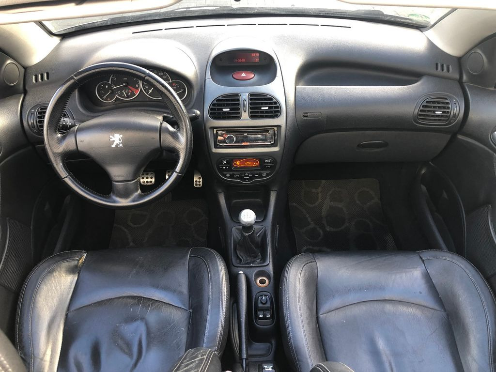 Peugeot 206 Cabriolet CC Platinum - Personenwagen: afbeelding 3 Peugeot 206 Cabriolet CC Platinum - Personenwagen: afbeelding 3