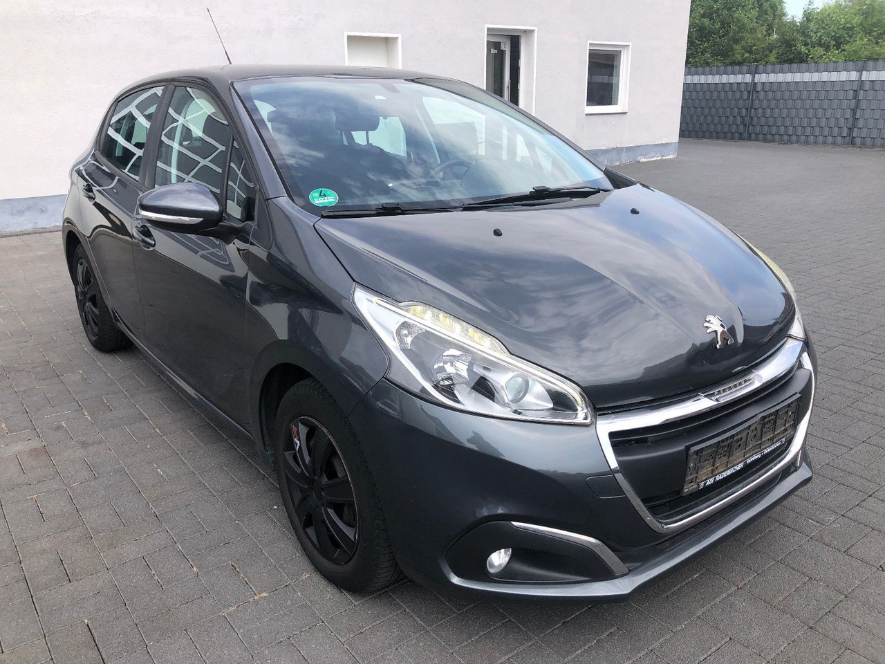 Peugeot 208 Active - Sedan: afbeelding 1 Peugeot 208 Active - Sedan: afbeelding 1