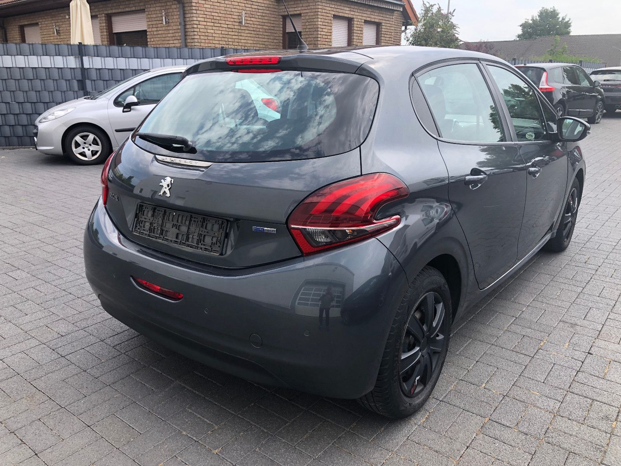 Peugeot 208 Active - Sedan: afbeelding 2 Peugeot 208 Active - Sedan: afbeelding 2