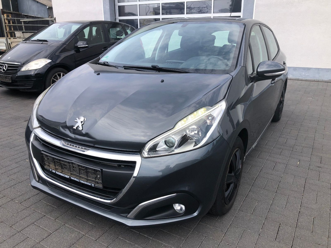 Peugeot 208 Active - Sedan: afbeelding 3 Peugeot 208 Active - Sedan: afbeelding 3