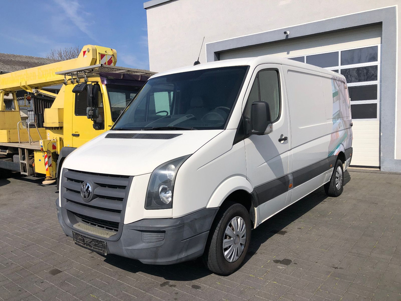 Volkswagen Crafter 2.5 TDI 30 mittel L2H1, Klima - Kleine bestelwagen: afbeelding 1 Volkswagen Crafter 2.5 TDI 30 mittel L2H1, Klima - Kleine bestelwagen: afbeelding 1