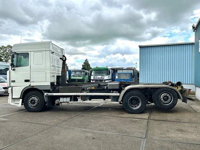DAF 95.480 XF SPACECAB 6x2 WITH HOOK-ARM SYSTEM (EURO 3 / ZF16 MANUAL GEARBOX / ZF-INTARDER / STEEL-/AIR SUSPENSION / AIRCONDITIONIN - Haakarmsysteem vrachtwagen: afbeelding 5 DAF 95.480 XF SPACECAB 6x2 WITH HOOK-ARM SYSTEM (EURO 3 / ZF16 MANUAL GEARBOX / ZF-INTARDER / STEEL-/AIR SUSPENSION / AIRCONDITIONIN - Haakarmsysteem vrachtwagen: afbeelding 5