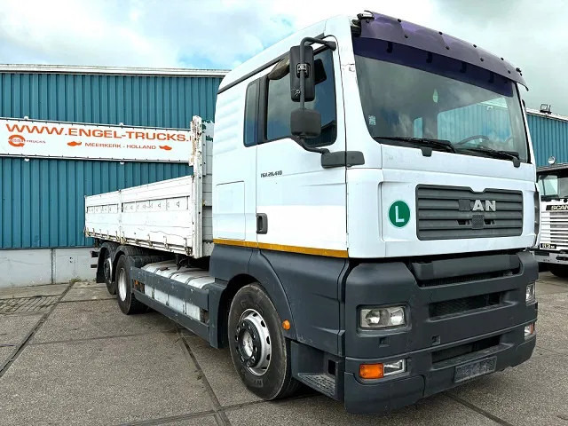 MAN TGA 26.410 XL 6x2 KIPPER (6-CILINDER HEADS) (ZF16 MANUAL GEARBOX / LIFT-AXLE / HYDRAULIC KIT / AIRCONDITIONING) - Kipper vrachtwagen: afbeelding 2 MAN TGA 26.410 XL 6x2 KIPPER (6-CILINDER HEADS) (ZF16 MANUAL GEARBOX / LIFT-AXLE / HYDRAULIC KIT / AIRCONDITIONING) - Kipper vrachtwagen: afbeelding 2