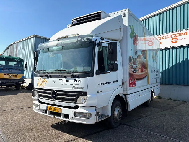 Mercedes-Benz Atego 816 L 4x2 ORIGINAL DUTCH COOLER TRUCK WITH CARRIER XARIOS 600D/E (MANUAL GEARBOX / AIRCONDITIONING / 2.000 KG. TAILLIFT) - Koelwagen vrachtwagen: afbeelding 1 Mercedes-Benz Atego 816 L 4x2 ORIGINAL DUTCH COOLER TRUCK WITH CARRIER XARIOS 600D/E (MANUAL GEARBOX / AIRCONDITIONING / 2.000 KG. TAILLIFT) - Koelwagen vrachtwagen: afbeelding 1