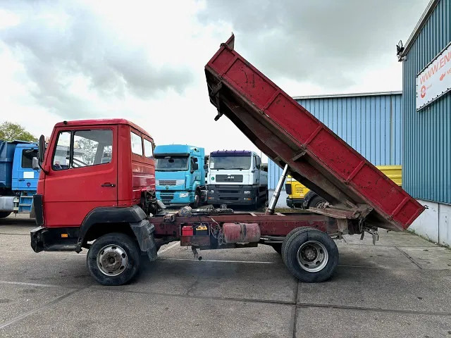 Mercedes-Benz LK 814 K 4x2 (6-CILINDER) KIPPER (MANUAL GEARBOX / FULL STEEL SUSPENSION / P.T.O.) - Kipper vrachtwagen: afbeelding 4 Mercedes-Benz LK 814 K 4x2 (6-CILINDER) KIPPER (MANUAL GEARBOX / FULL STEEL SUSPENSION / P.T.O.) - Kipper vrachtwagen: afbeelding 4
