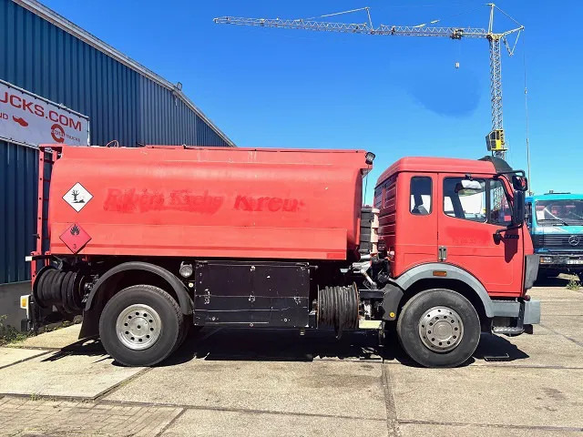 Mercedes-Benz SK 1726 (ORIGINAL GERMAN) 13.500 LITER TANK TRUCK (ZF16 MANUAL GEARBOX / FULL STEEL SUSPENSION / REDUCTION AXLE / ANALOG COUNTER - Tankwagen: afbeelding 4 Mercedes-Benz SK 1726 (ORIGINAL GERMAN) 13.500 LITER TANK TRUCK (ZF16 MANUAL GEARBOX / FULL STEEL SUSPENSION / REDUCTION AXLE / ANALOG COUNTER - Tankwagen: afbeelding 4