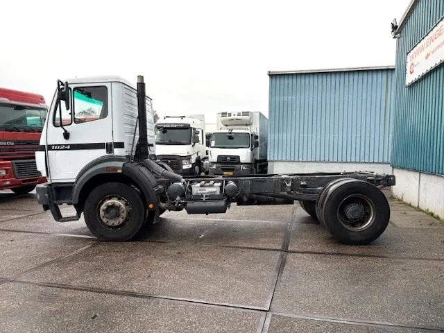 Mercedes-Benz SK 1824 K (ONLY 226.000 KM!) 4x2 FULL STEEL CHASSIS (MANUAL GEARBOX / REDUCTION AXLE / FULL STEEL SUSPENSION / P.T.O.) - Chassis vrachtwagen: afbeelding 5 Mercedes-Benz SK 1824 K (ONLY 226.000 KM!) 4x2 FULL STEEL CHASSIS (MANUAL GEARBOX / REDUCTION AXLE / FULL STEEL SUSPENSION / P.T.O.) - Chassis vrachtwagen: afbeelding 5