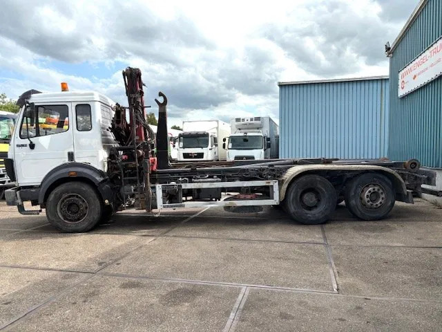 Mercedes-Benz SK 2527 6x2 HOOK-ARM SYSTEM WITH HMF CRANE (V6 ENGINE / ZF MANUAL GEARBOX / REDUCTION AXLE / STEEL SUSPENSION / P.T.O.) - Haakarmsysteem vrachtwagen, Kraanwagen: afbeelding 5 Mercedes-Benz SK 2527 6x2 HOOK-ARM SYSTEM WITH HMF CRANE (V6 ENGINE / ZF MANUAL GEARBOX / REDUCTION AXLE / STEEL SUSPENSION / P.T.O.) - Haakarmsysteem vrachtwagen, Kraanwagen: afbeelding 5