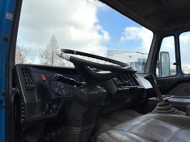 Chassis vrachtwagen Mercedes-Benz SK 2527 6x4 (V6-ENGINE) FULL STEEL SUSPENSION CHASSIS (MANUAL GEARBOX / REDUCTION AXLES / FULL STEEL SUSPENSION / EURO 2): afbeelding 9