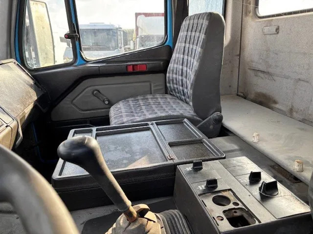 Chassis vrachtwagen Mercedes-Benz SK 2527 6x4 (V6-ENGINE) FULL STEEL SUSPENSION CHASSIS (MANUAL GEARBOX / REDUCTION AXLES / FULL STEEL SUSPENSION / EURO 2): afbeelding 11