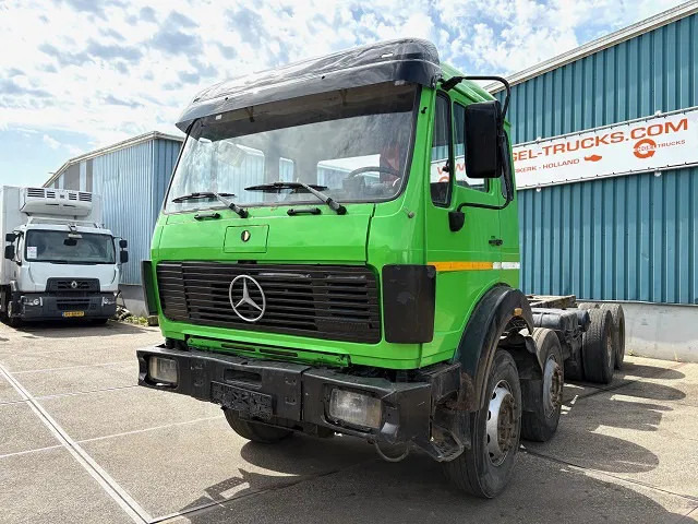 Mercedes-Benz SK 3335K 8x4 FULL STEEL CHASSIS (ZF16 MANUAL GEARBOX / RETARDER / FULL STEEL SUSPENSION / REDUCTION AXLES) - Chassis vrachtwagen: afbeelding 1 Mercedes-Benz SK 3335K 8x4 FULL STEEL CHASSIS (ZF16 MANUAL GEARBOX / RETARDER / FULL STEEL SUSPENSION / REDUCTION AXLES) - Chassis vrachtwagen: afbeelding 1