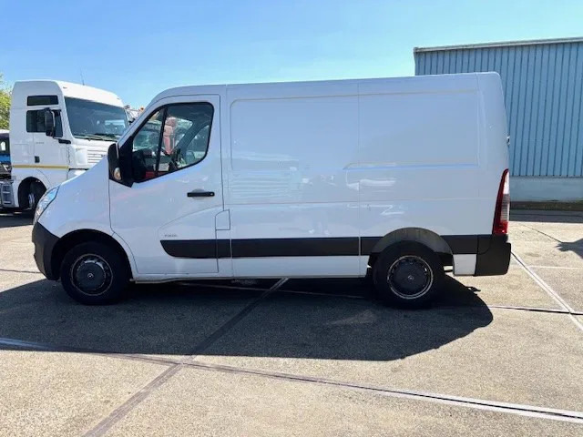 Opel Movano T3300 2.4CDTI L1H1 (EURO 6 / 6 GEARS MANUAL GEARBOX / AIRCONDITIONING / APPLE CARPLAY / REAR VIEW CAMERA / ETC) - Kleine bestelwagen: afbeelding 5 Opel Movano T3300 2.4CDTI L1H1 (EURO 6 / 6 GEARS MANUAL GEARBOX / AIRCONDITIONING / APPLE CARPLAY / REAR VIEW CAMERA / ETC) - Kleine bestelwagen: afbeelding 5