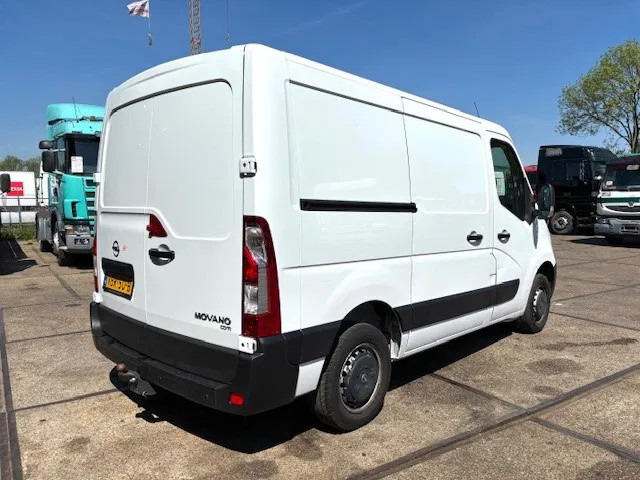 Opel Movano T3300 2.4CDTI L1H1 (EURO 6 / 6 GEARS MANUAL GEARBOX / AIRCONDITIONING / APPLE CARPLAY / REAR VIEW CAMERA / ETC) - Kleine bestelwagen: afbeelding 3 Opel Movano T3300 2.4CDTI L1H1 (EURO 6 / 6 GEARS MANUAL GEARBOX / AIRCONDITIONING / APPLE CARPLAY / REAR VIEW CAMERA / ETC) - Kleine bestelwagen: afbeelding 3