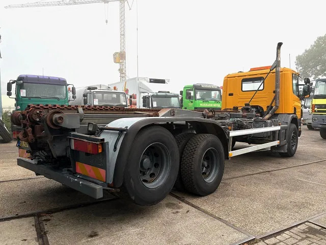 Scania P114-340 6x2 WITH MULTILIFT CONTAINERSYSTEM ONLY 80.500 KM!! ORIGINAL (10 TIRES / FULL STEEL SUSPENSION / 12 GEARS MANUAL GEARBO - Containertransporter/ Wissellaadbak vrachtwagen: afbeelding 3 Scania P114-340 6x2 WITH MULTILIFT CONTAINERSYSTEM ONLY 80.500 KM!! ORIGINAL (10 TIRES / FULL STEEL SUSPENSION / 12 GEARS MANUAL GEARBO - Containertransporter/ Wissellaadbak vrachtwagen: afbeelding 3