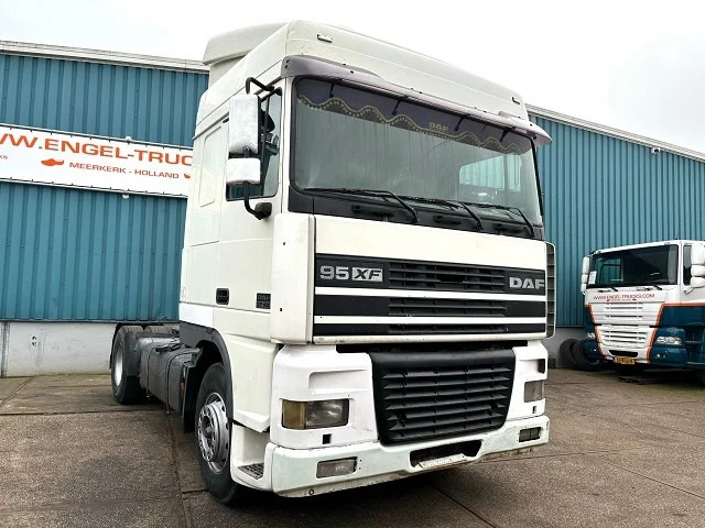 DAF 95.380 XF SPACECAB (EURO 2 (MECHANICAL PUMP & INJECTORS) / ZF16 MANUAL GEARBOX / AIRCONDITIONING) - Trekker: afbeelding 2 DAF 95.380 XF SPACECAB (EURO 2 (MECHANICAL PUMP & INJECTORS) / ZF16 MANUAL GEARBOX / AIRCONDITIONING) - Trekker: afbeelding 2