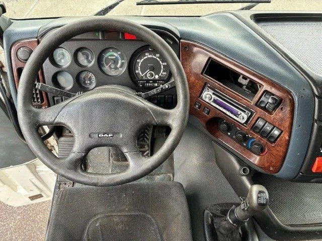 Trekker DAF 95.430 XF SPACECAB (EURO 3 / ZF16 MANUAL GEARBOX / ZF-INTARDER / AIRCONDITIONING): afbeelding 6