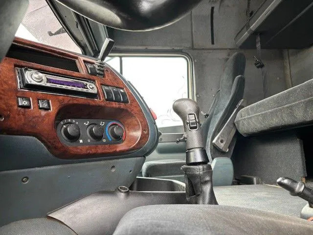 Trekker DAF 95.430 XF SPACECAB (EURO 3 / ZF16 MANUAL GEARBOX / ZF-INTARDER / AIRCONDITIONING): afbeelding 8