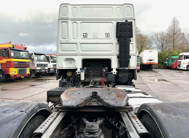Trekker DAF 95.430 XF SPACECAB (EURO 3 / ZF16 MANUAL GEARBOX / ZF-INTARDER / AIRCONDITIONING): afbeelding 10