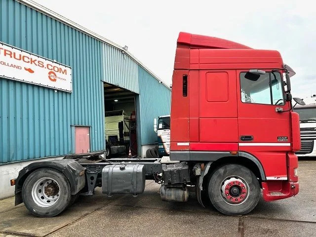 DAF 95.480 XF SPACECAB (EURO 3 / ZF16 MANUAL GEARBOX / 2x DIESELTANK / AIRCONDITIONING) - Trekker: afbeelding 4 DAF 95.480 XF SPACECAB (EURO 3 / ZF16 MANUAL GEARBOX / 2x DIESELTANK / AIRCONDITIONING) - Trekker: afbeelding 4