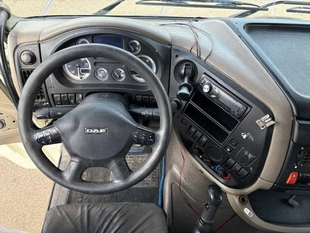 DAF XF 105.460 SPACECAB (ZF-MANUAL GEARBOX / 2x DIESELTANK / MX-ENGINE BRAKE / AIRCONDITIONING / FRIDGE / ETC.) - Trekker: afbeelding 5 DAF XF 105.460 SPACECAB (ZF-MANUAL GEARBOX / 2x DIESELTANK / MX-ENGINE BRAKE / AIRCONDITIONING / FRIDGE / ETC.) - Trekker: afbeelding 5