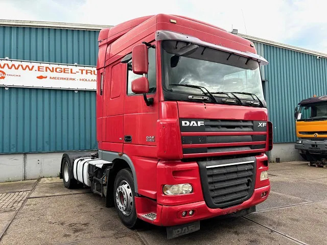 DAF XF 105.460 SPACECAB (ZF16 MANUAL GEARBOX / MX-BRAKE / 870+430 LITER TANK / AIRCONDITIONING / FRIDGE) - Trekker: afbeelding 2 DAF XF 105.460 SPACECAB (ZF16 MANUAL GEARBOX / MX-BRAKE / 870+430 LITER TANK / AIRCONDITIONING / FRIDGE) - Trekker: afbeelding 2