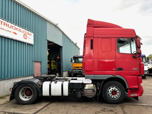 DAF XF 105.460 SPACECAB (ZF16 MANUAL GEARBOX / MX-BRAKE / 870+430 LITER TANK / AIRCONDITIONING / FRIDGE) - Trekker: afbeelding 4 DAF XF 105.460 SPACECAB (ZF16 MANUAL GEARBOX / MX-BRAKE / 870+430 LITER TANK / AIRCONDITIONING / FRIDGE) - Trekker: afbeelding 4